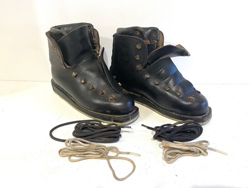 Ancienne paire brodequin - ancienne,