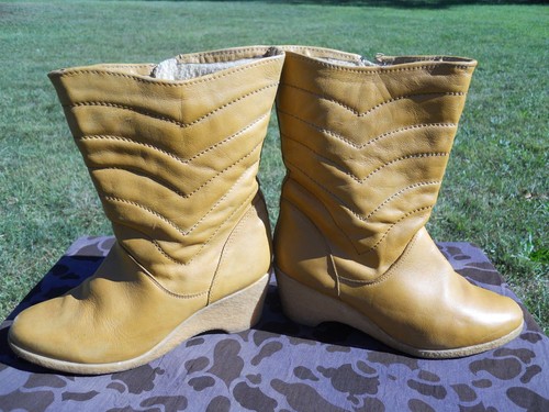 Vintage 1960s 70s tan - 70s, beige
