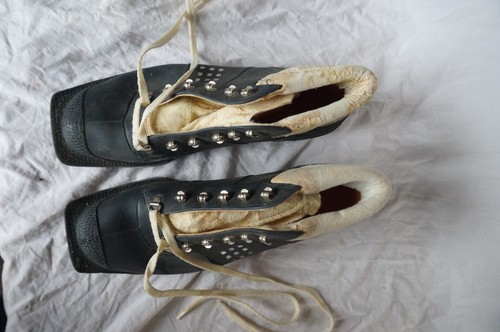 Anciennes chaussures ski - anciennes,